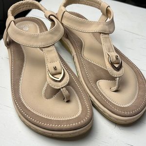 Socosands Tan Sandals SIZE 38